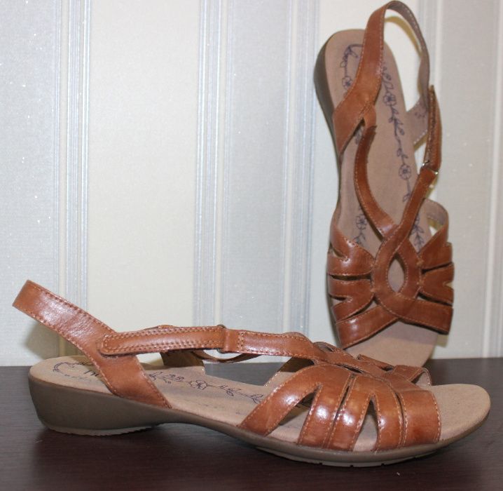 Шикарні босоніжки на широку стопу HOTTER р.42.