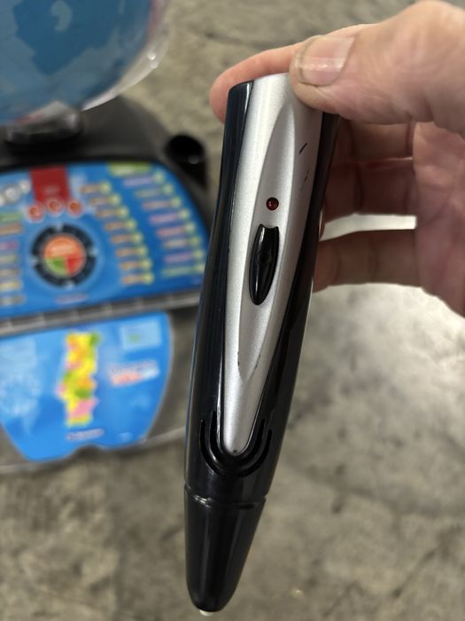 Globo interactivo  Clementoni 2.0