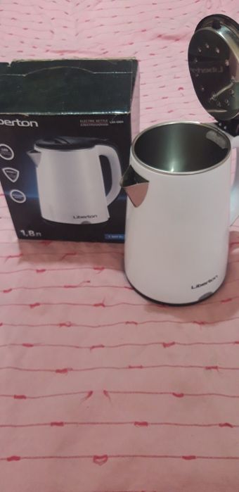 Чайник електричний