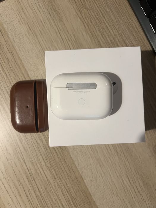 Apple Airpods Pro (fone direito com problema nos graves)