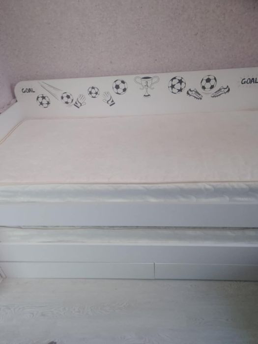 Двох ярусне ліжечко