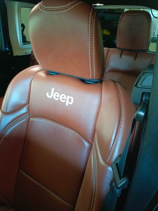 Jeep Wrangler 3,6 czarny automat