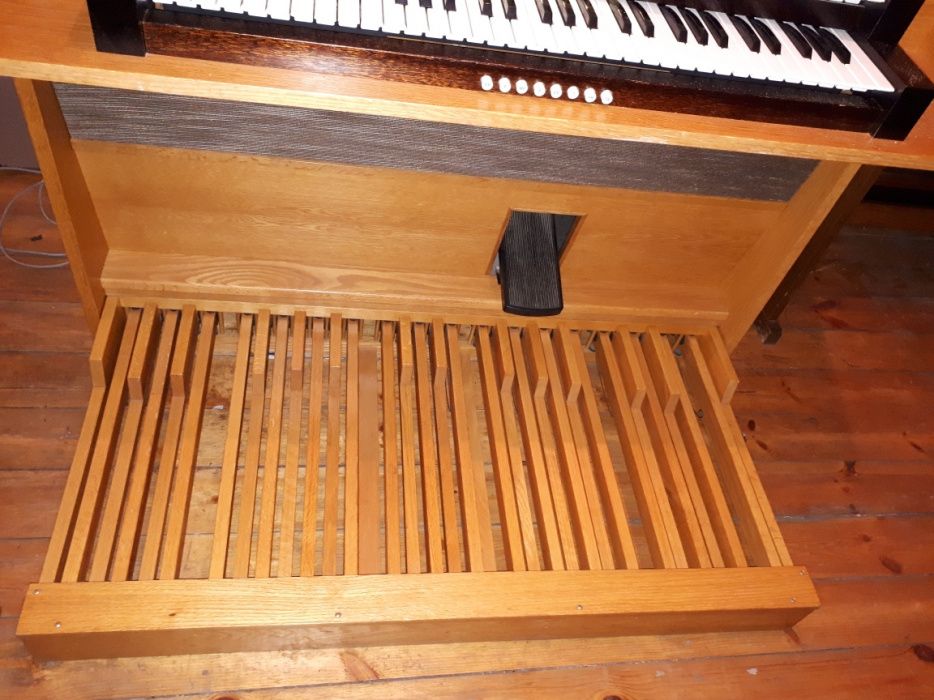 Johannus OPUS 230.Stan znakomity, super brzm. Obniżka ceny o 500 zl.
