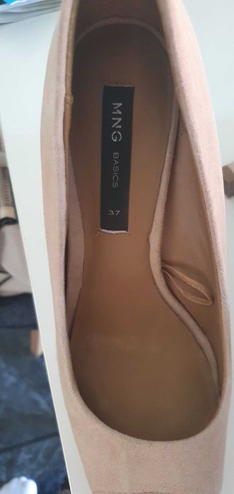 Sapatos com abertura  å frente