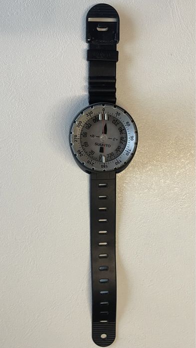 Kompas nurkowy Suunto w super stanie.