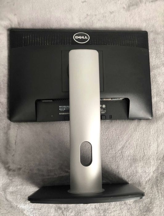 Monitor DELL P1913 z podstawą PIVOT (obracana)
