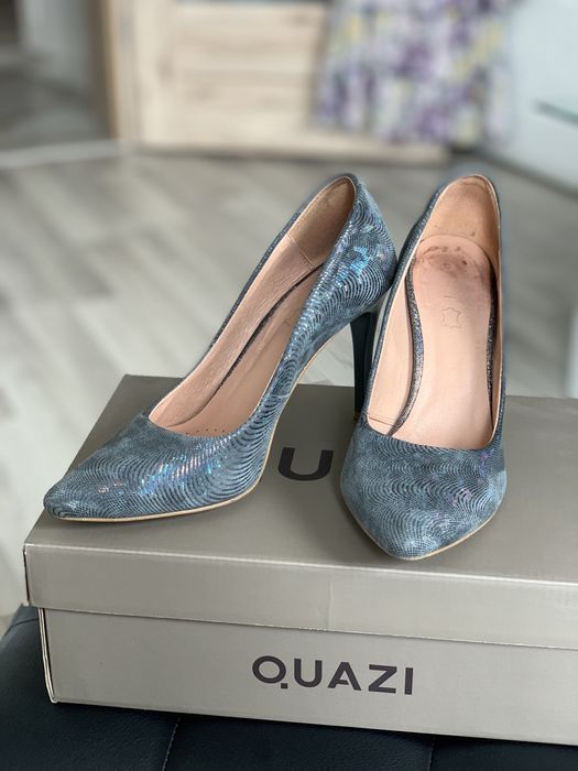 Połyskujące Szpilki Quazi 35