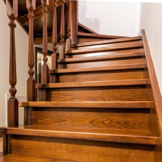 Сходи з деревини під замовлення