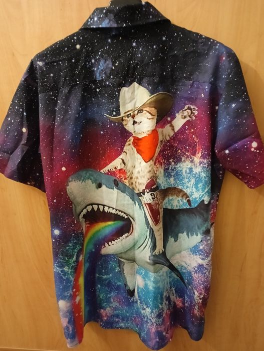 Сорочка с котом в космосі на акулі, кіт ковбой