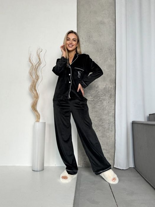 Піжама жіноча велюрова чорна пижама женская велюровая черная