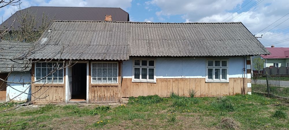 Продам  будинок в с. Летня. Деталі за телефоном: 380934307354 або 380689499890.