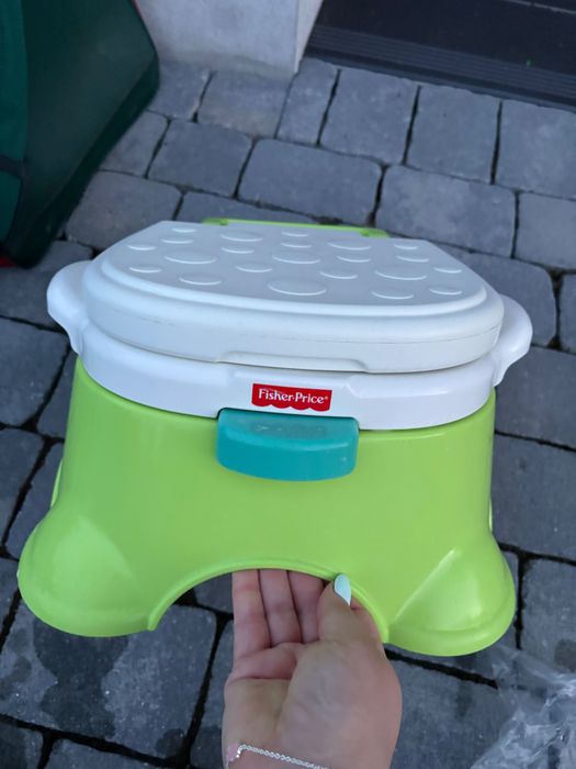 Fisher-Price nocnik grający dla dziecka – nauka korzystania z toalety