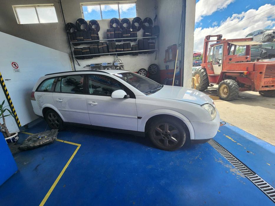 Opel Vectra C Caravan 2.2 DTI de 2004 ás peças