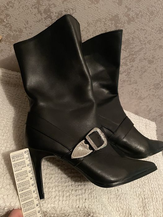 Чобітки ZARA  36 р нові