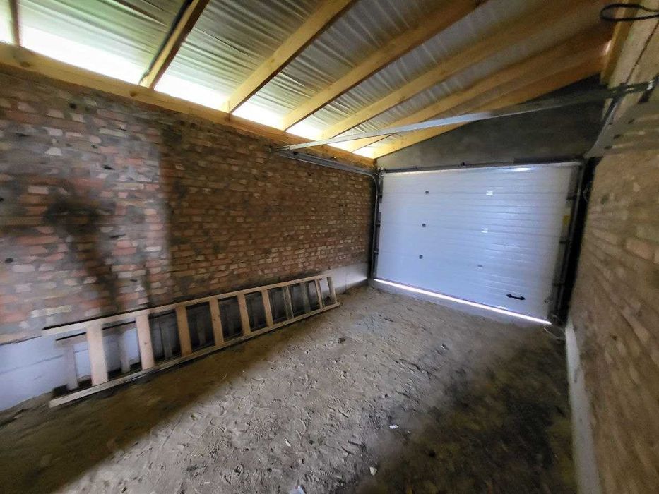 Двоповерховий будинок 160 кв. м. з гаражем