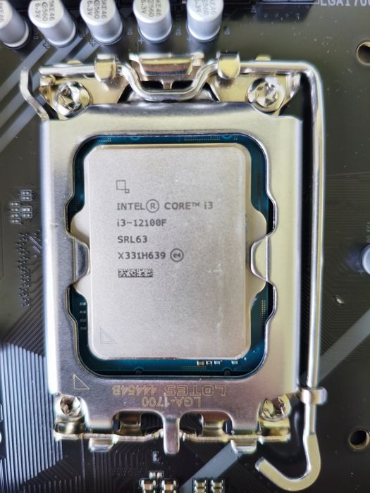 Motherboard  Gigabyte B760 DS3H ( DDR5 )+ Core i3 12100f  3.3Ghz