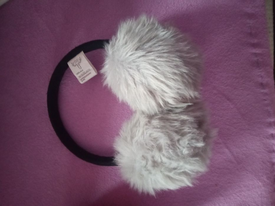 Włochate nauszniki stan bdb!