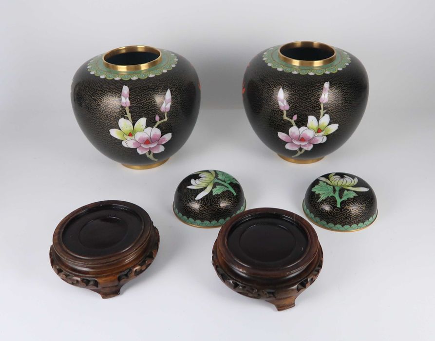 Par de potes em porcelana da China