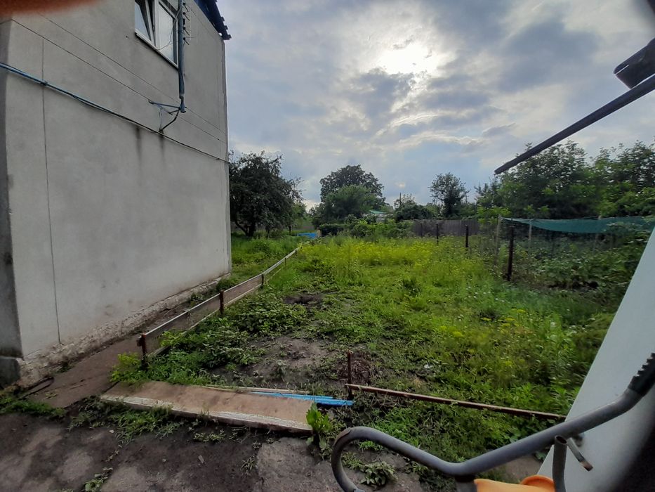 Продам большой дом,полностью под ремонт