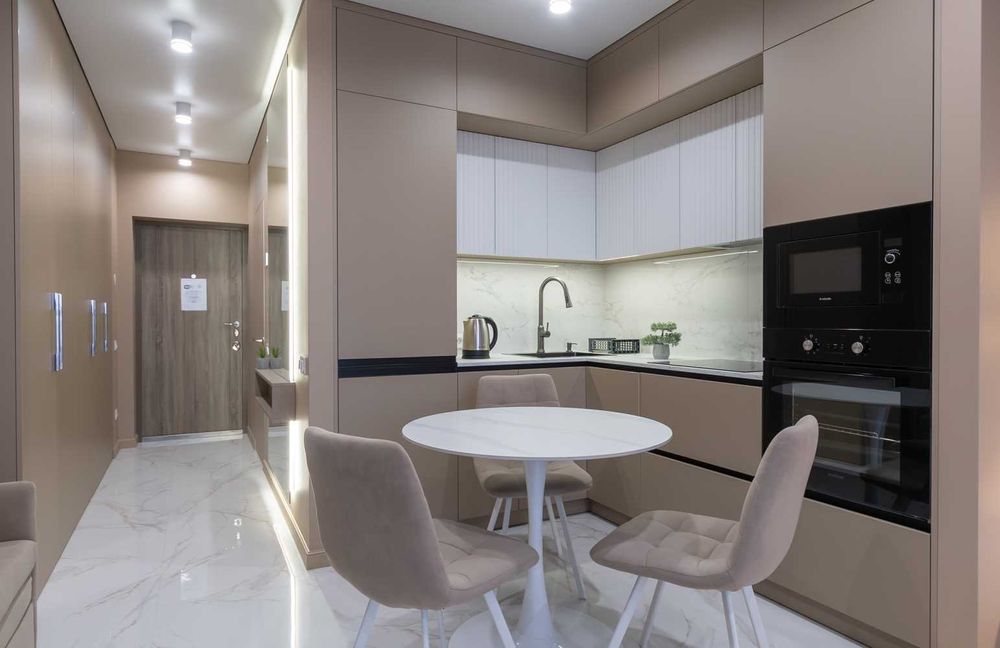 Подобово - люкс-апартаменти з видом на місто, у будинку з Генератором.