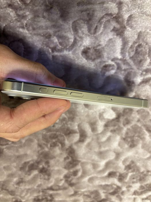 iPhone 15 pro 256 память 89% батарея