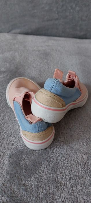 Trampki niemowlęce Reserved rozmiar 18/19