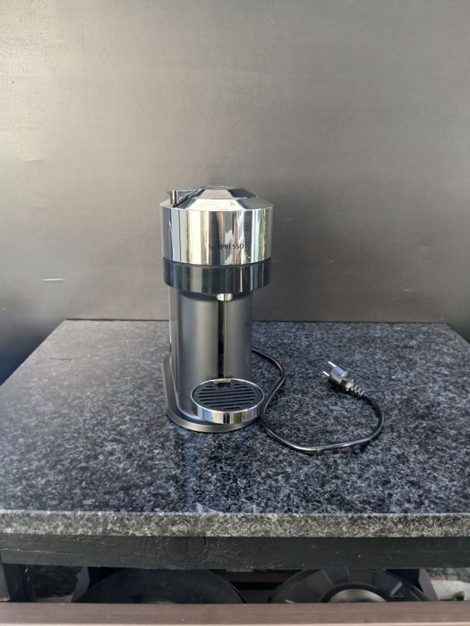 Maquina de café Nespresso Vertuo Next