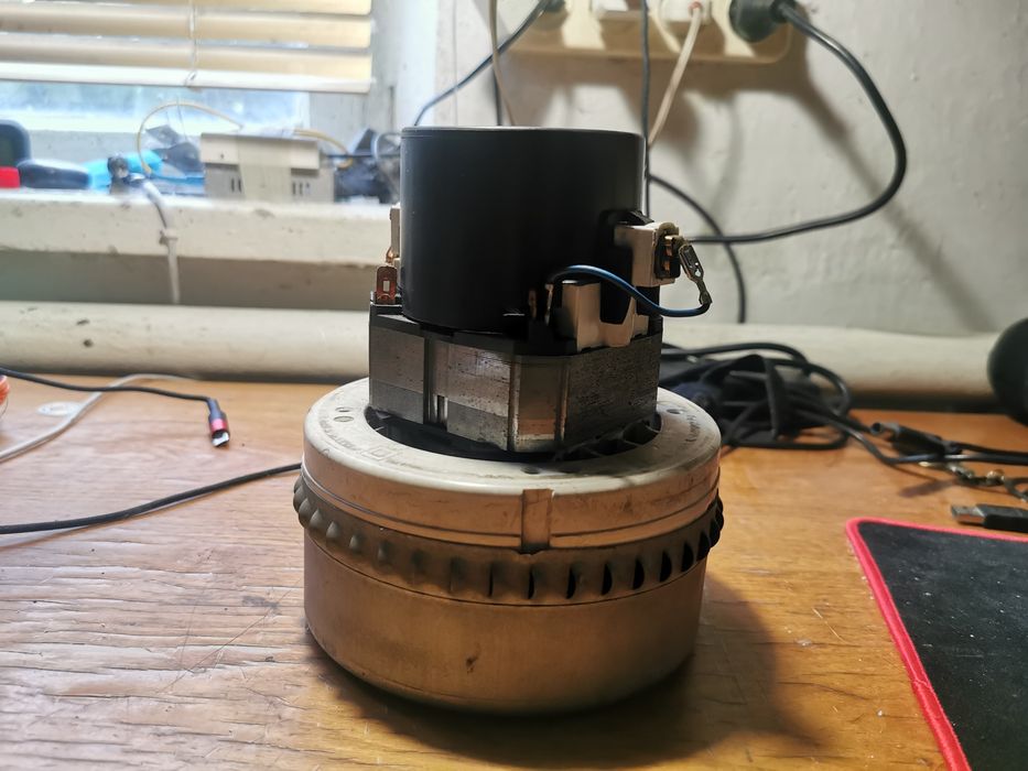 Моторчик от пылесоса Thomas с нюансом.