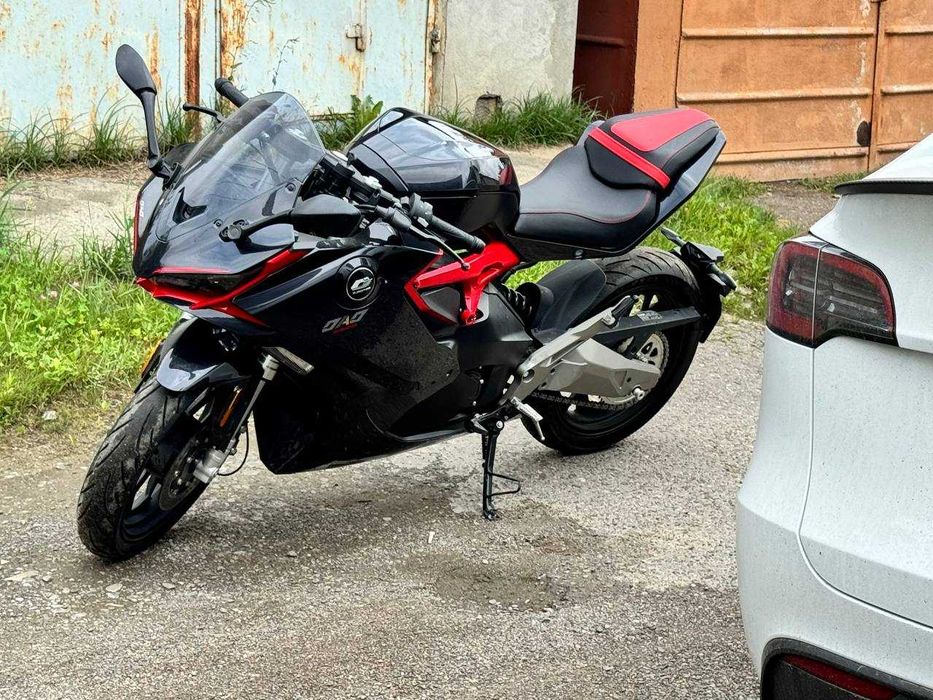 Електро мотоцикл QJMoto. Спорт байк 5000W