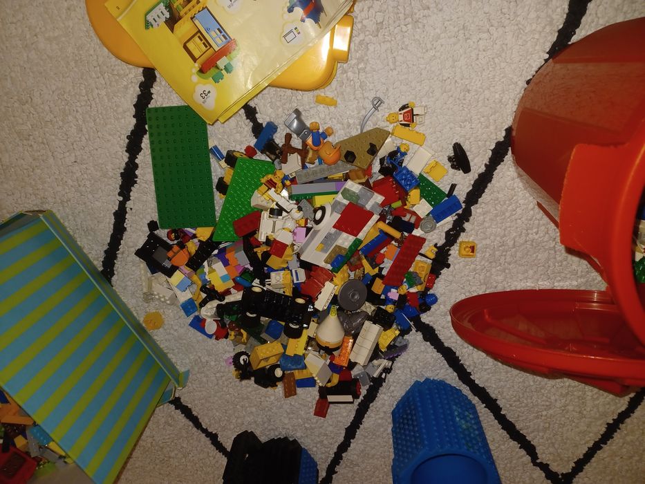 Legos variados (Lego Classic - blocos pequenos) 4+