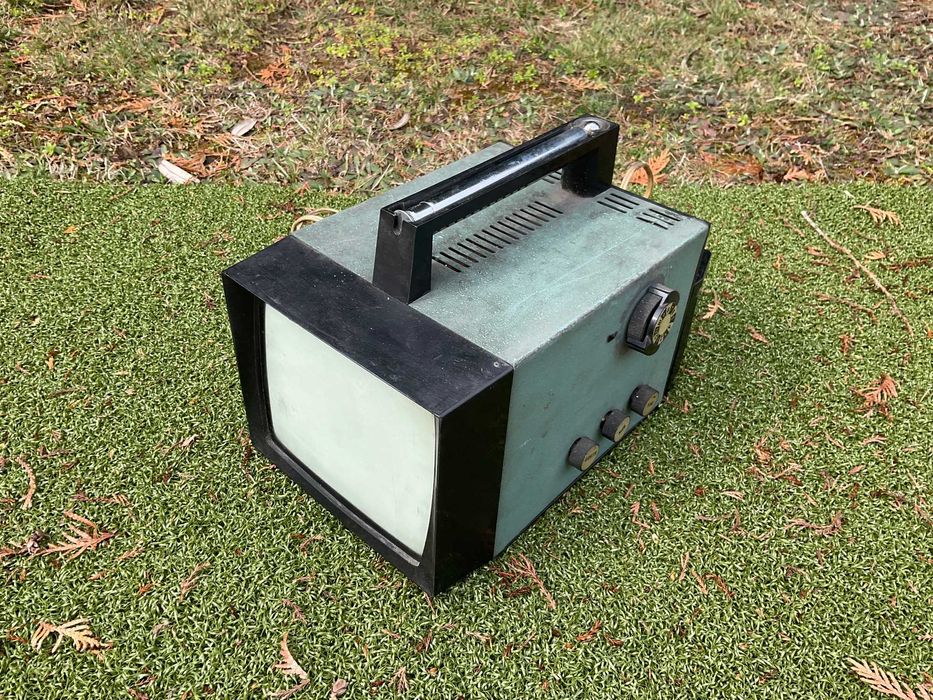 Telewizor turystyczny Elektronika WŁ-100 CCCP PRL
