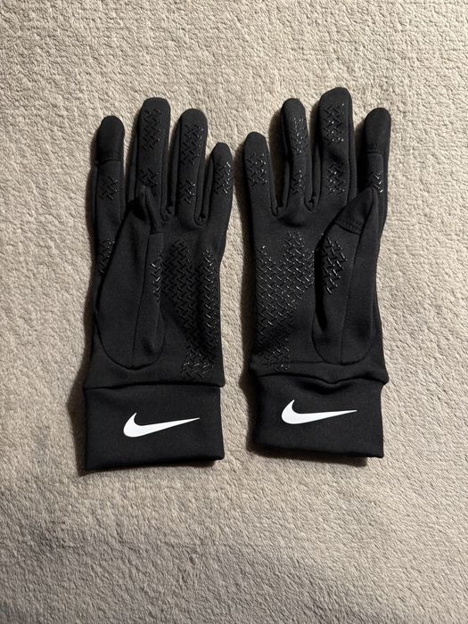 Rękawiczki Nike – idealne na trening i chłodne dni!