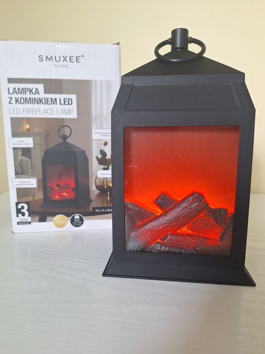 Lampa z kominkiem LED
