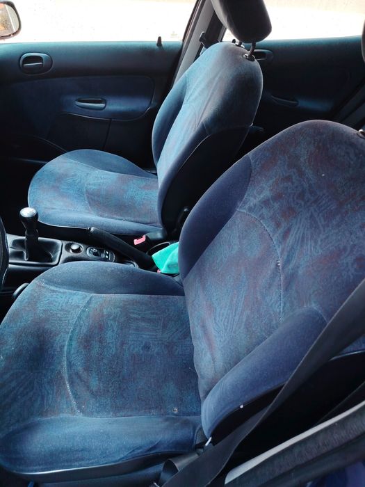Peugeot 206 muito bem estimado