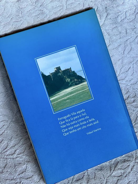 Livro de poesia sobre Ferragudo Algarve