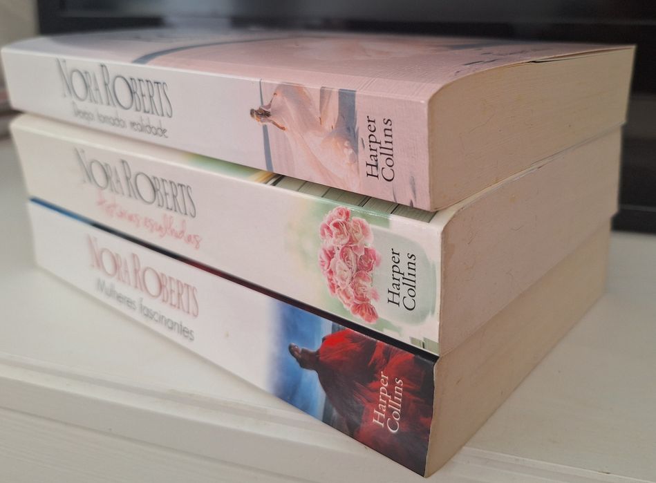 Vários títulos Nora Roberts- Portes incluídos