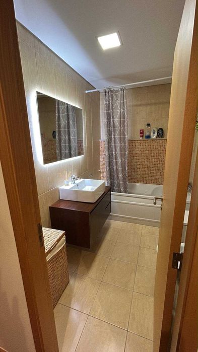 Apartamento com quartos partilhados