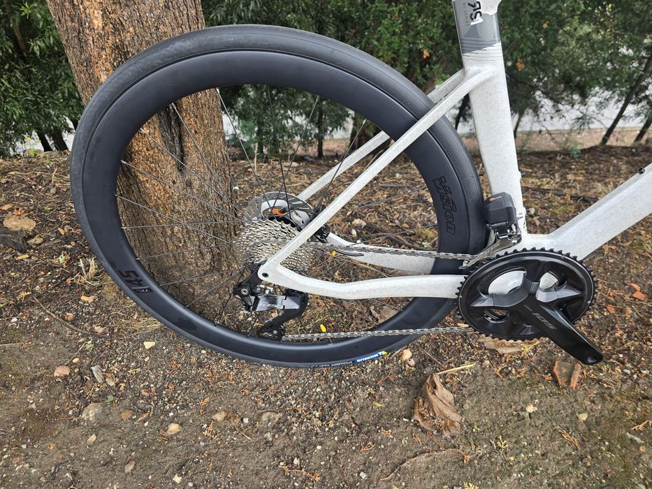 Bh rs1 12v di2 rodas de carbono e guiador de carbono