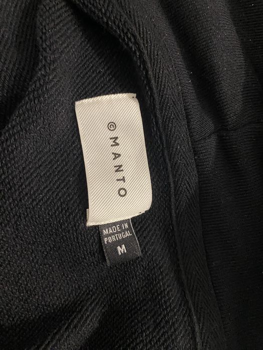 Оригінальна кофта MANTO