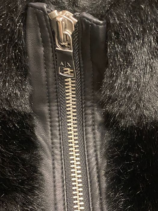Хутряний жилет Armani Exchange, розмір XS-M