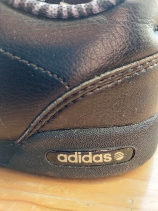 Damskie oryginale sportowe Adidas