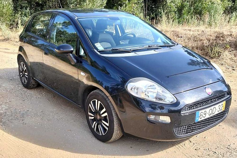 Fiat Punto 1.3 Multijet Diesel 85 CV — 07/2015 — 201.000 km — Bom estado — 6.000 € (negociável)