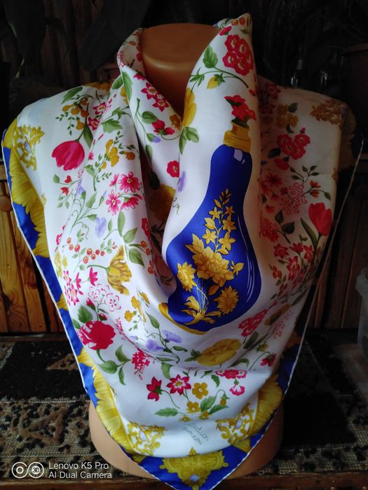 Хустка жіноча нова