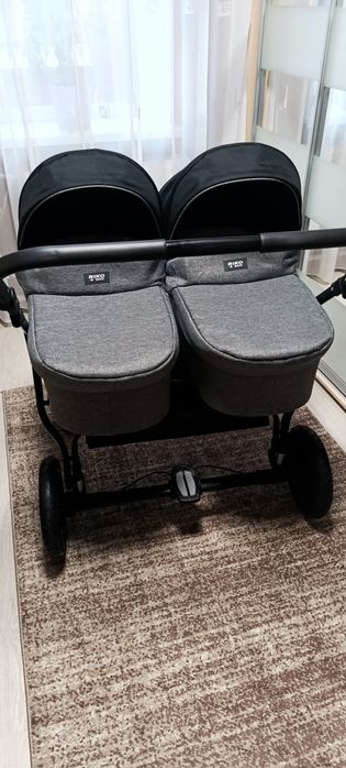 Коляска для двойни