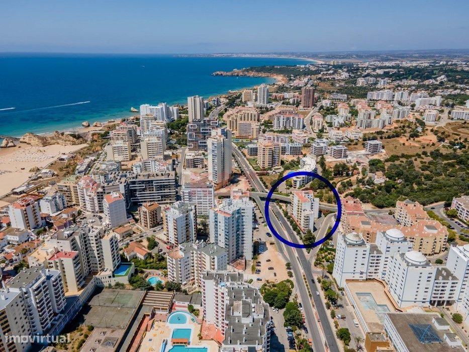 T2 na Praia da Rocha totalmente Remodelado