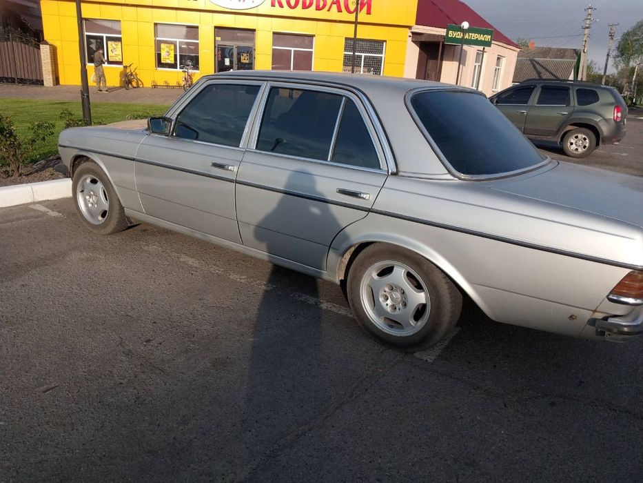 Mercedes-Benz 240D