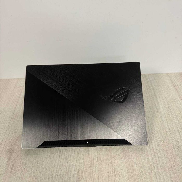 Asus ROG Zephyrus G15 GA502DU 15.6" FHD IPS 120Hz Ryzen 7 3750H 16GB DDR4 SSD 512GB NVMe GTX 1660 Ti Max-Q 6GB