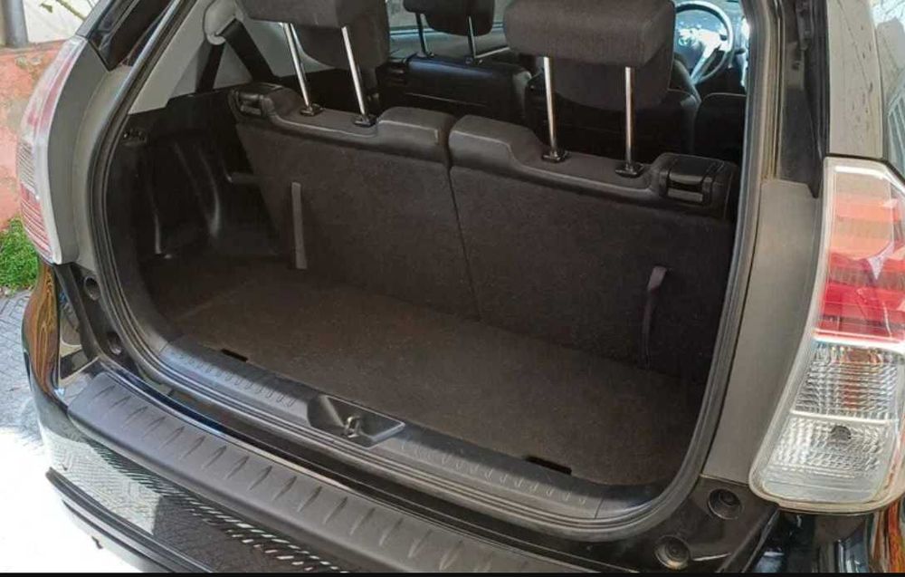 Toyota Prius+, Hibrido, 7 Lugares, Estimado, Económico