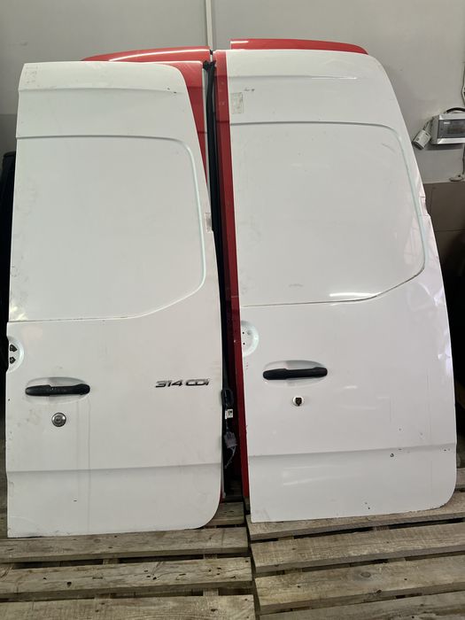 Двері задні в зборі 907,910. Крафтер