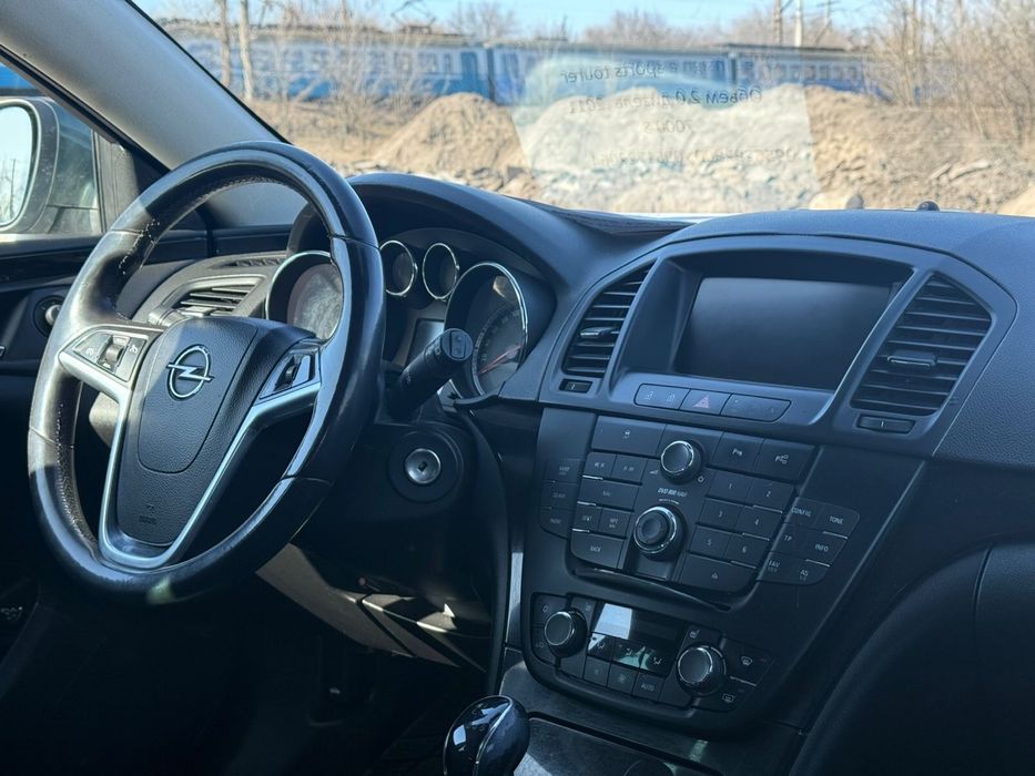 Автомобиль опель инсигния